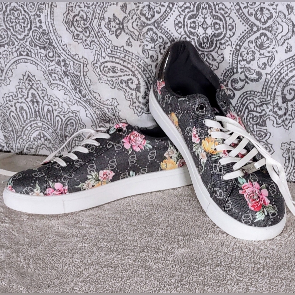 BeBe Sneakers/Shoes, Grey, with Pink & Yellow Rose's, Size 10